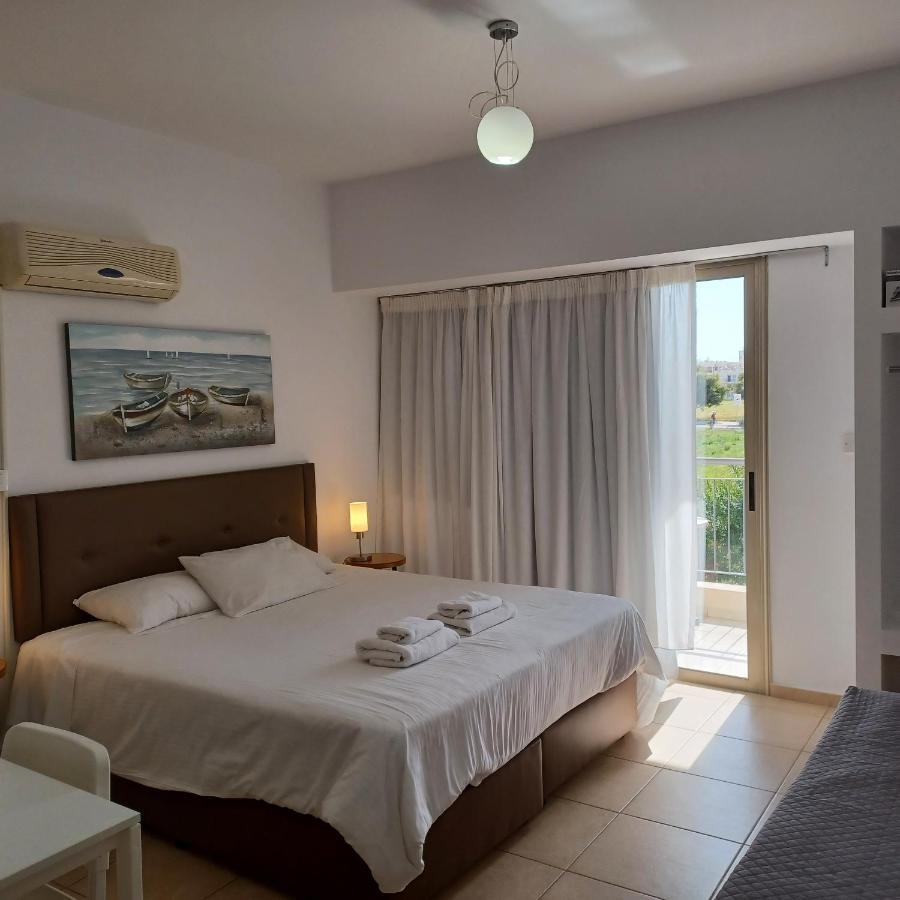 King'S Holiday Apartments Paphos Ngoại thất bức ảnh