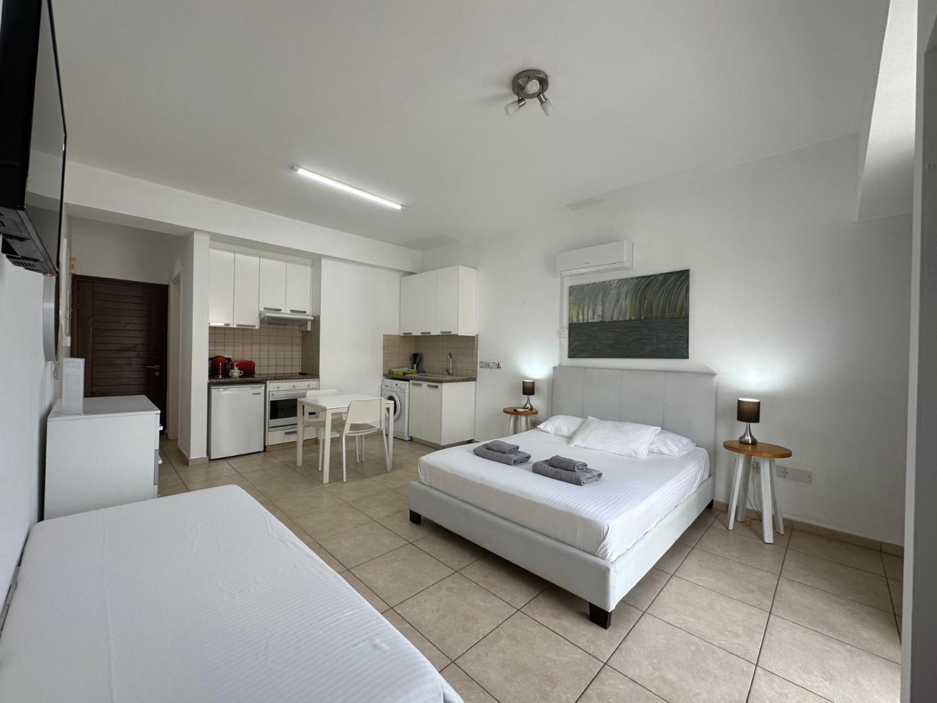 King'S Holiday Apartments Paphos Ngoại thất bức ảnh