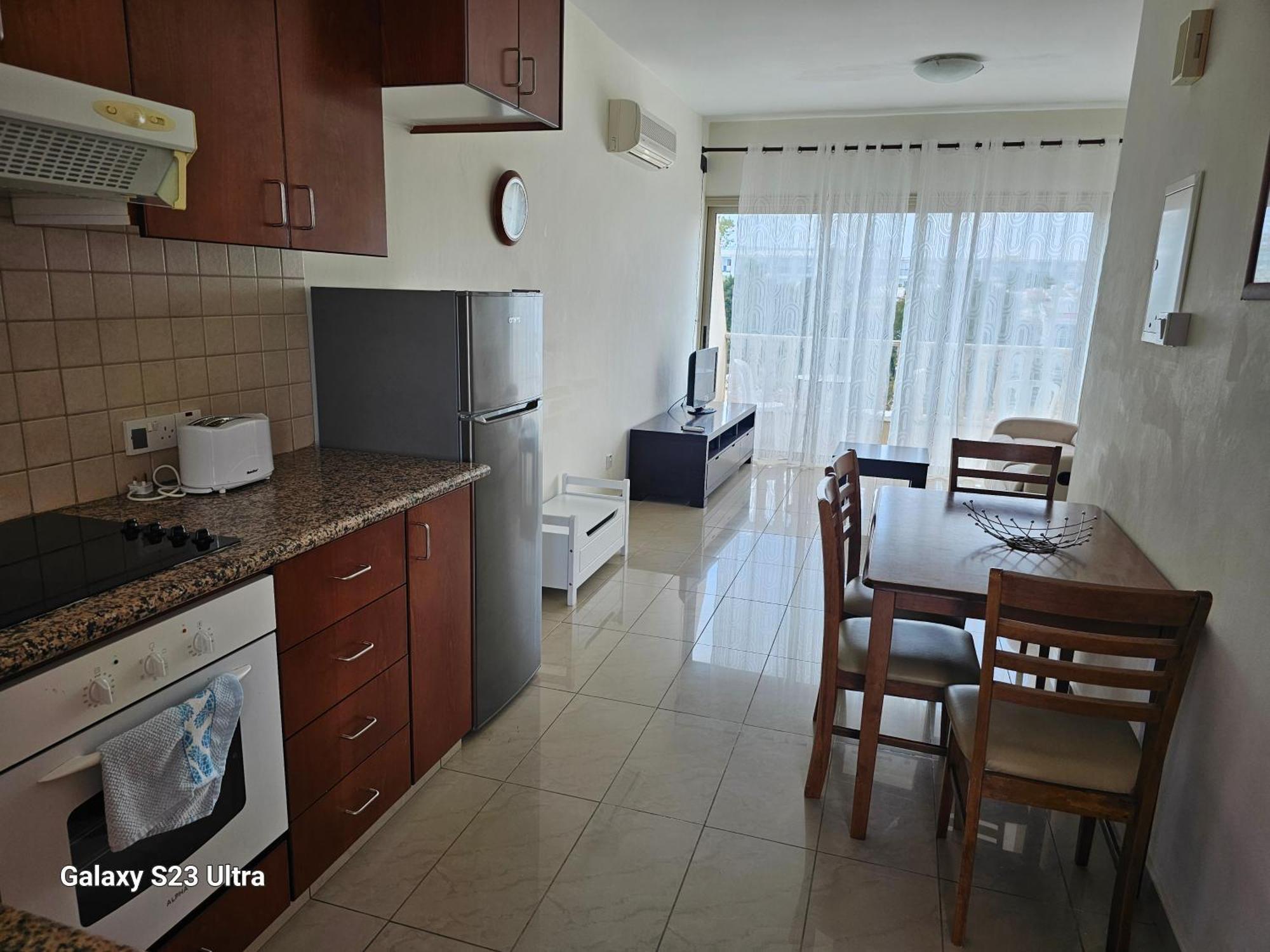King'S Holiday Apartments Paphos Ngoại thất bức ảnh